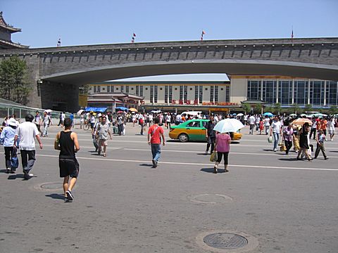 Xi'An - Bahnhofsvorplatz