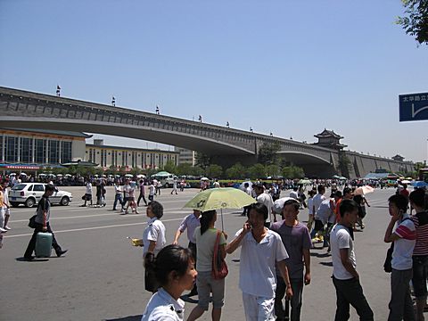 Xi'An - Bahnhofsvorplatz